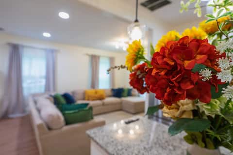 Top performing Airbnb: Designer Home • Near Stadium & MARTA in Collier Heights