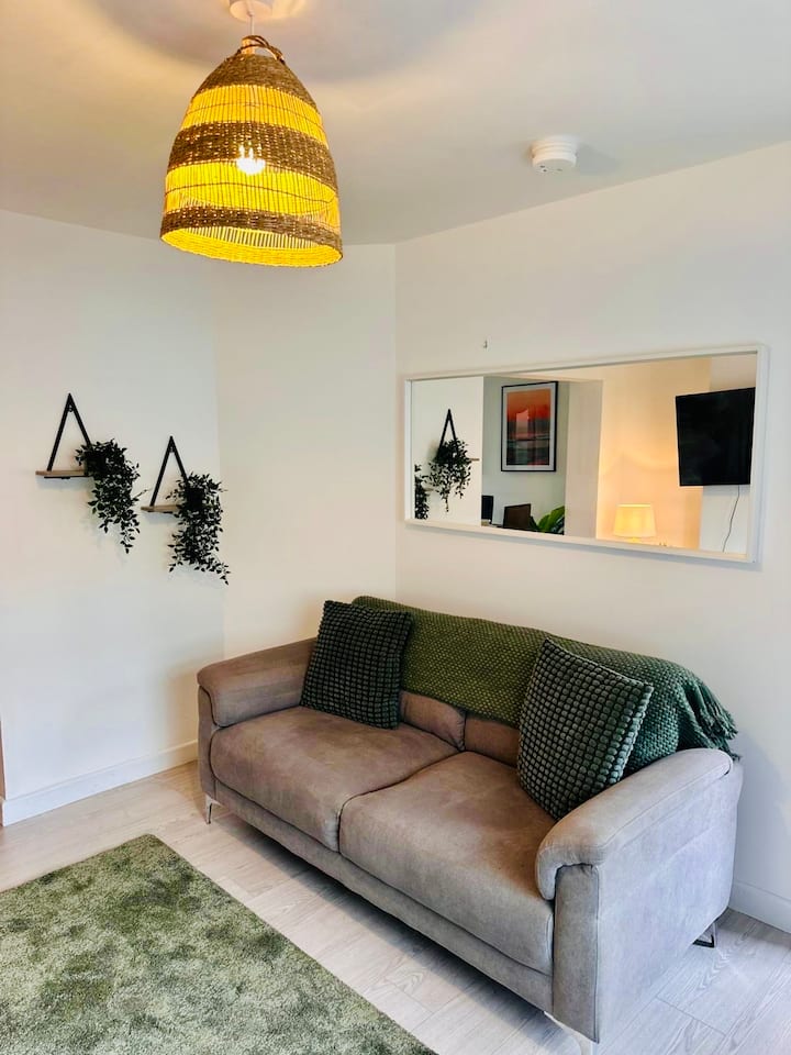 Charming 2-bed House ·Parking · Near Windsor Park - Belfast