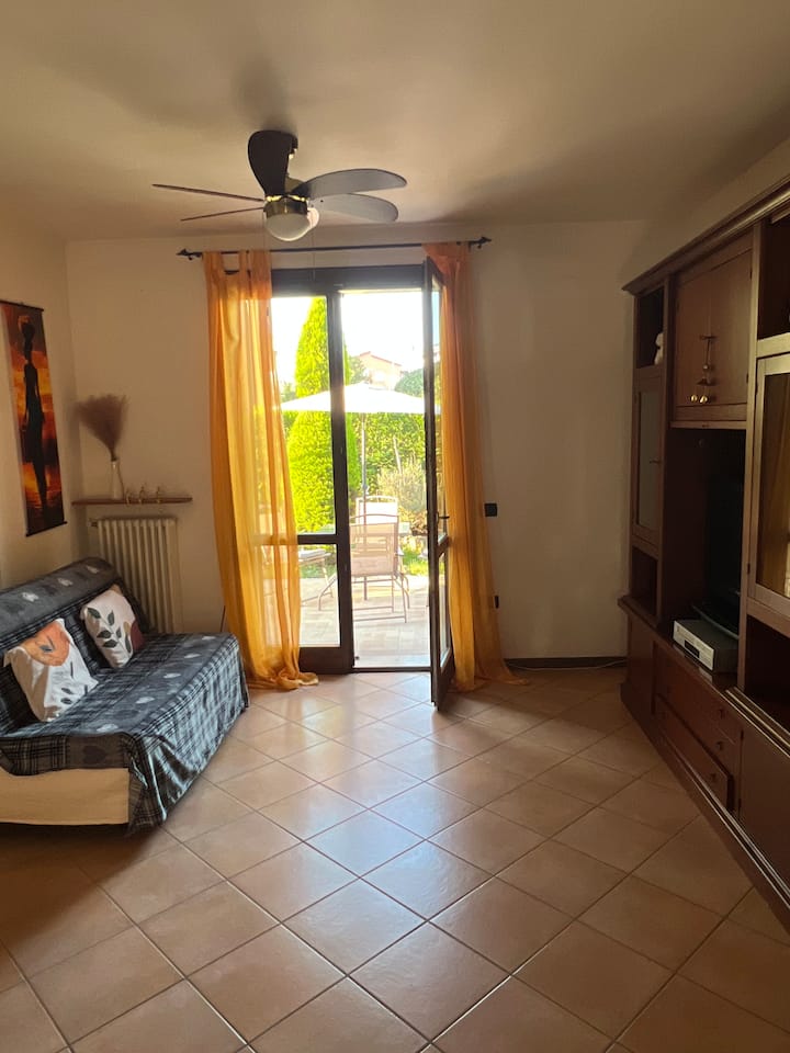 Grazioso Appartamento Con Due Piccoli Giardini. - Lazise
