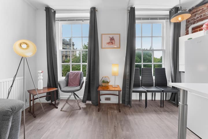 Central Bristol Flat Sleeps 10 Next To Hippodrome - Bristol