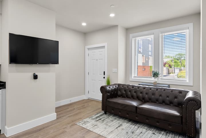 Modern 6br+4bath Dc Home | Walk To H Street - Washington, DC