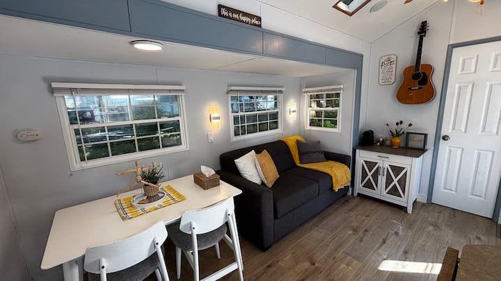Family Cabin Retreat | Pool, Hot Tub & Lake Access - Cultus Lake