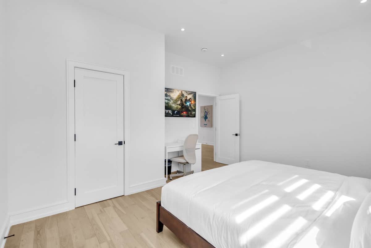 Shared kitchen available to guests in Mississauga home