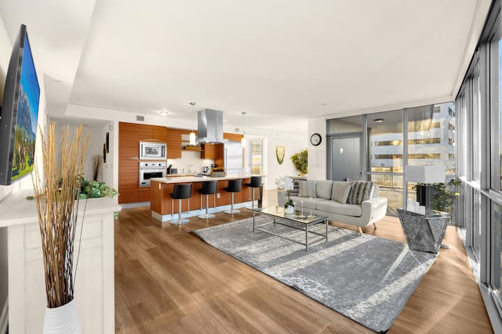 Highrize Listing Located Best Location Best View - Costa Mesa, CA