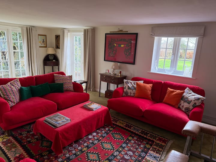Charming Three-bedroom Home In North Hampshire - Highclere