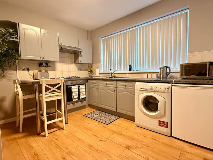 Cosy Studio Apartment In Moortown Leeds. Dbl Bed. - Leeds