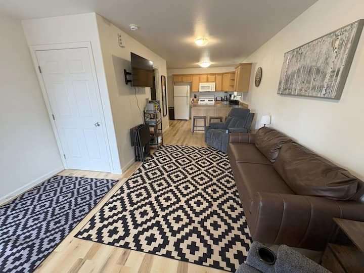 Cozy 3br Retreat | Pet Friendly + Fire Pit - Lake Lucille, Wasilla