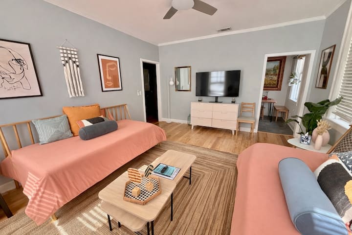 Stylish Starland Retreat • Walk To Cafés & Bars - Savannah