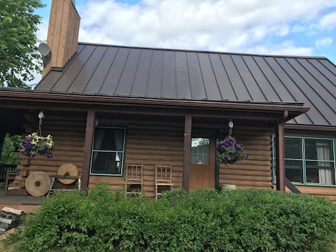 North Hill Cabin - Minutes from Jay Peak!