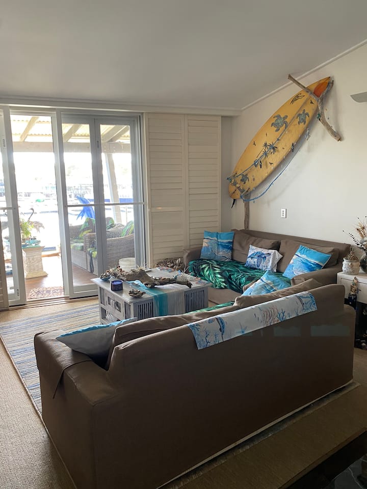 Thisl-reel-e-do-us - South Stradbroke Island