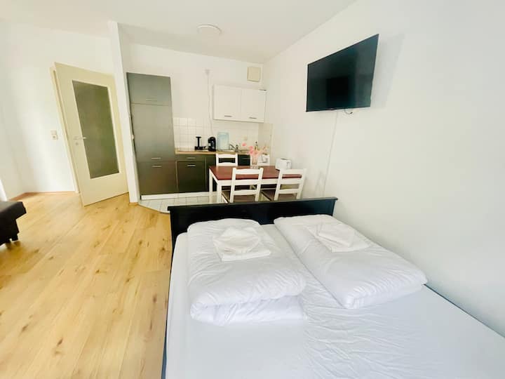 Studio Apartment With Big Balcony - Taucha
