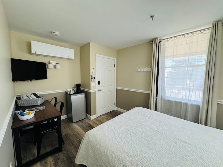 Nestle Inn - (Queen Room) Room 6 - Hermann, MO