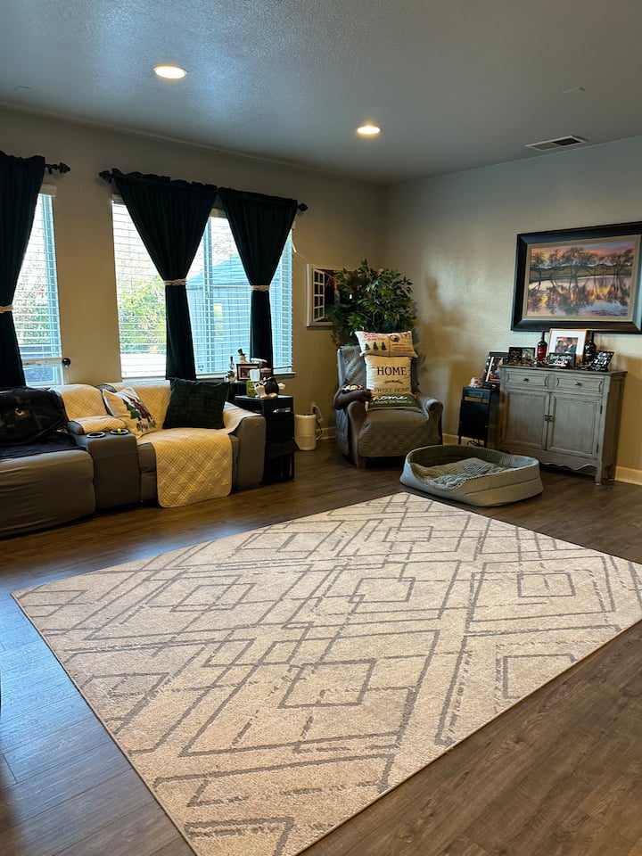 Private Suite With Private Bathroom. - Patterson, CA