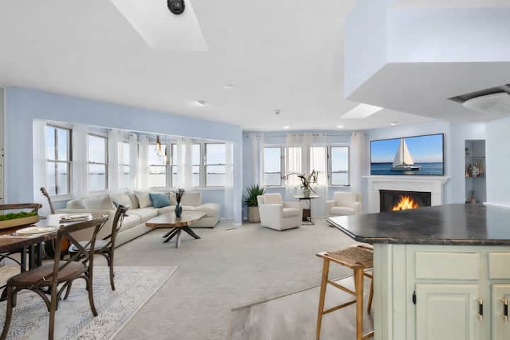 Waterfront | Sauna | Private Dock | Stunning Views - Sandusky, OH