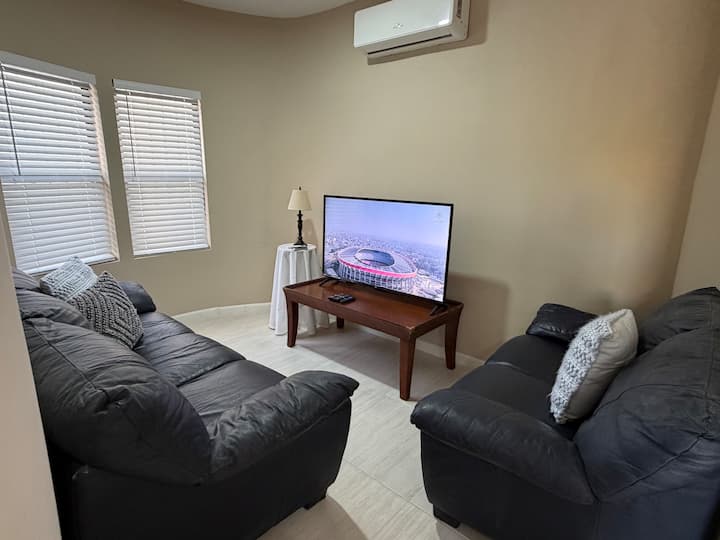 Lirios - Departamento Cerca De Cas Y Consulado - Brownsville, TX