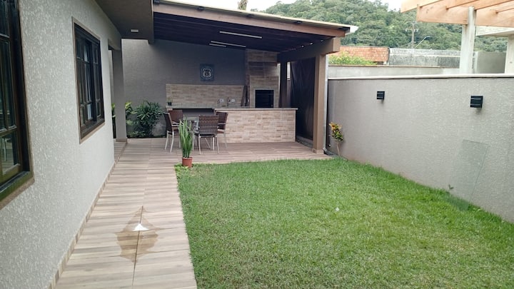 Casa Em Guaratuba Com Churrasqueira - Guaratuba