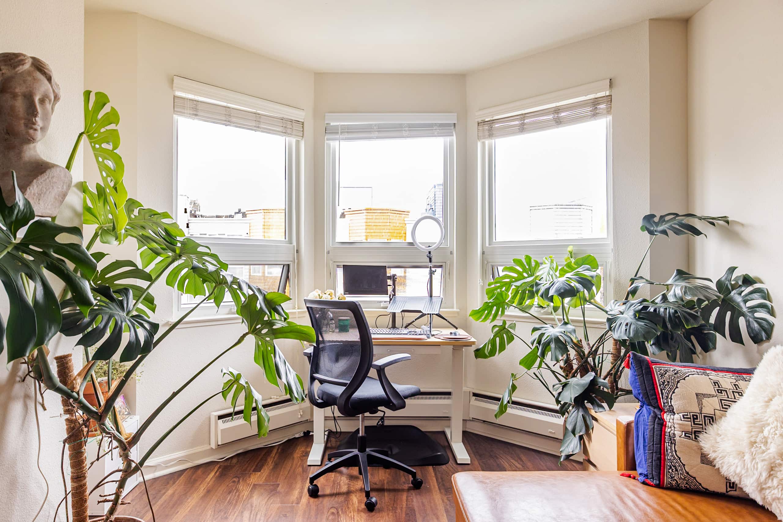 Sunlit Top-Floor 1BR w/ Pool View - Image 18