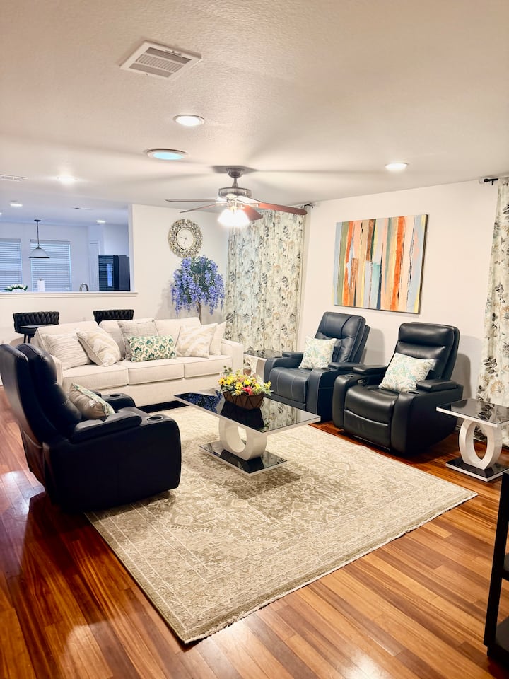 Velora House, Where Modern Elegance Meets Comfort - Frisco, TX