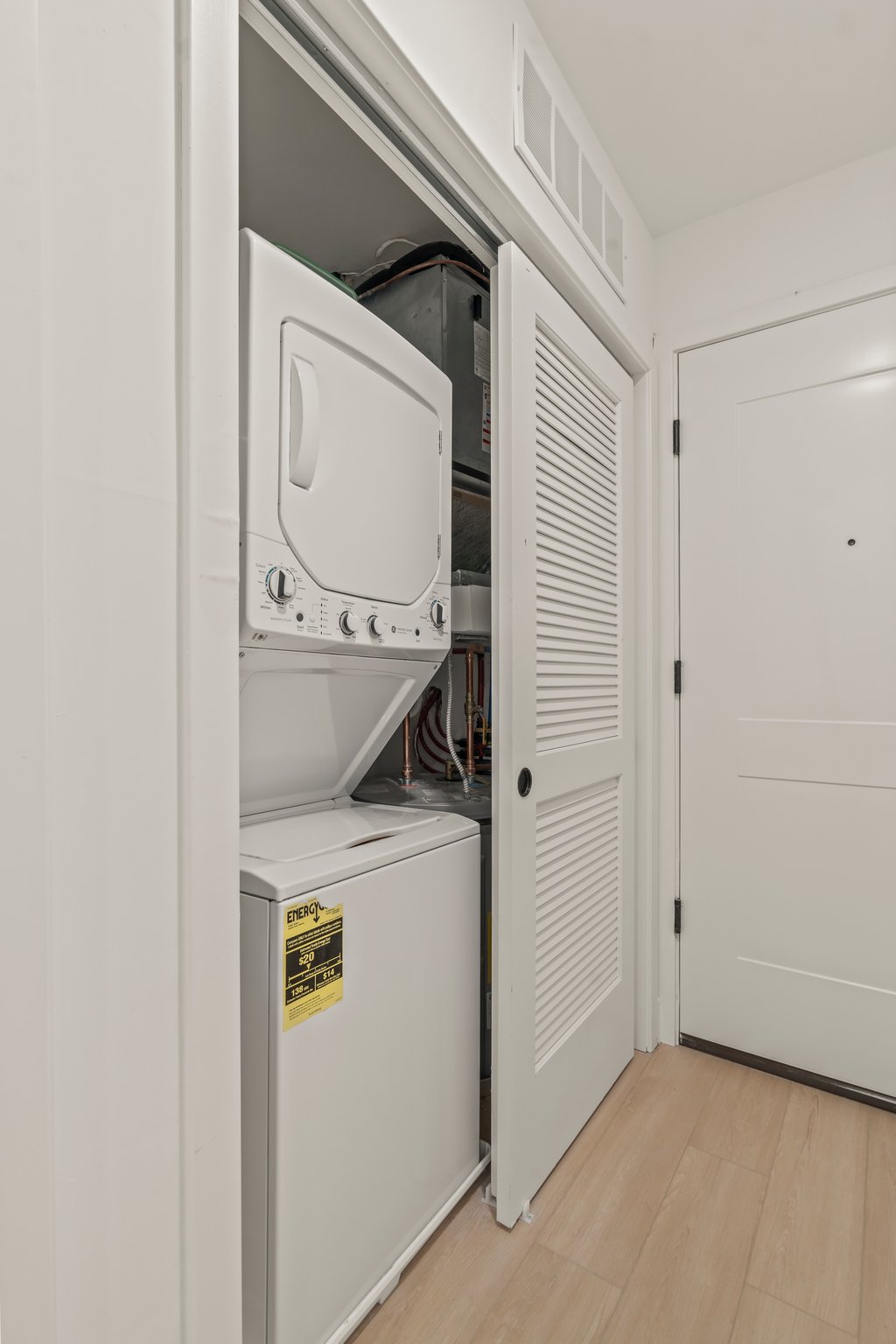 New APT near DT Philly W-Queen, Sofa Bed & LNDRY