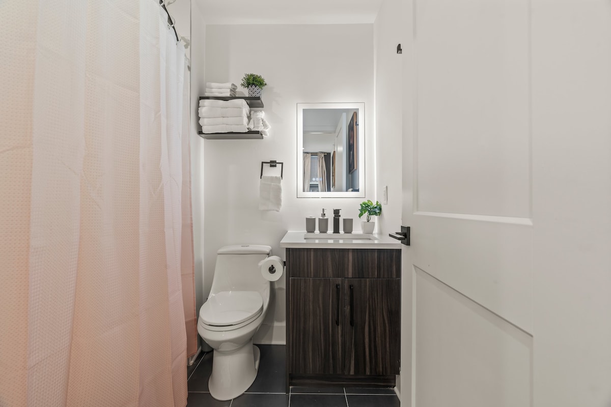 New APT near DT Philly W-Queen, Sofa Bed & LNDRY