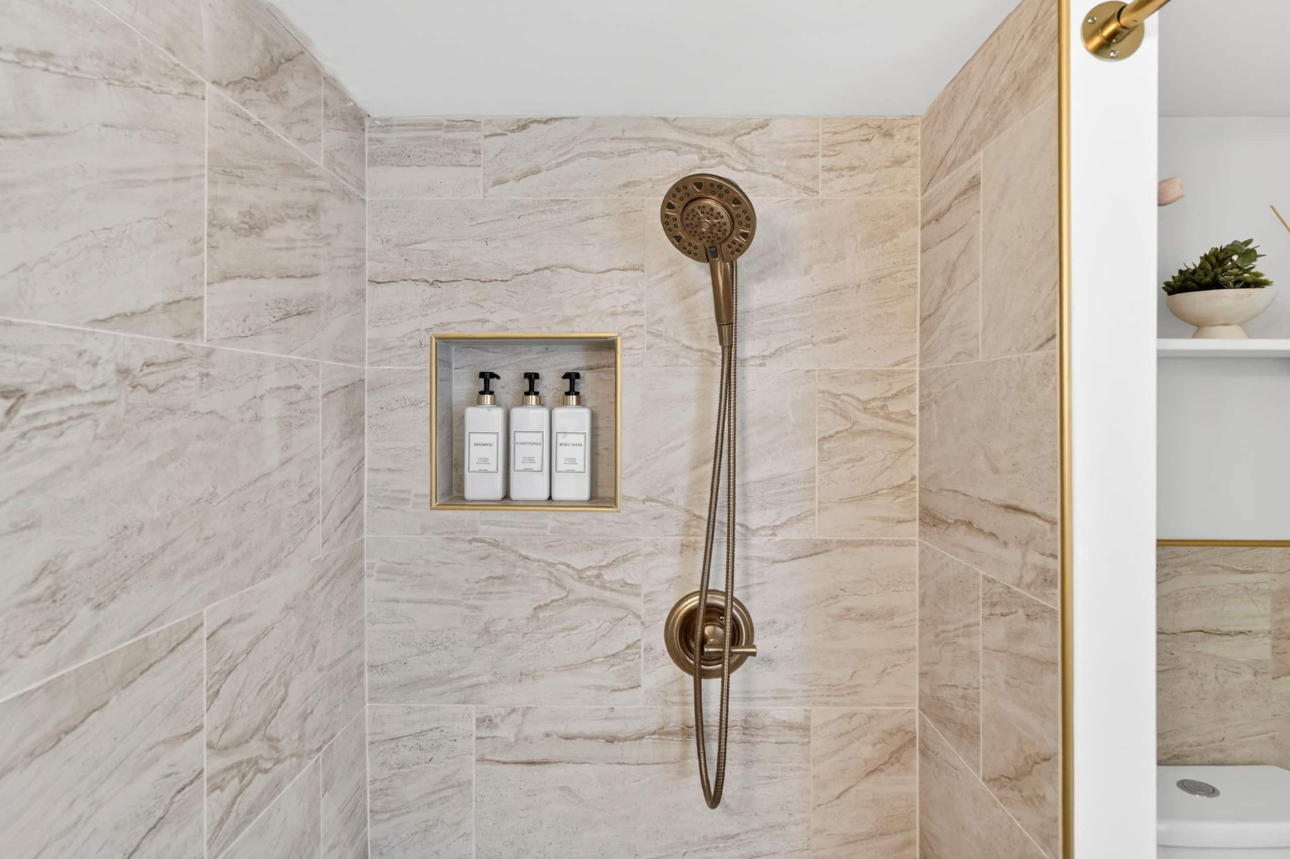 Modern Waikiki 1BR | Fully Renovated - Image 19