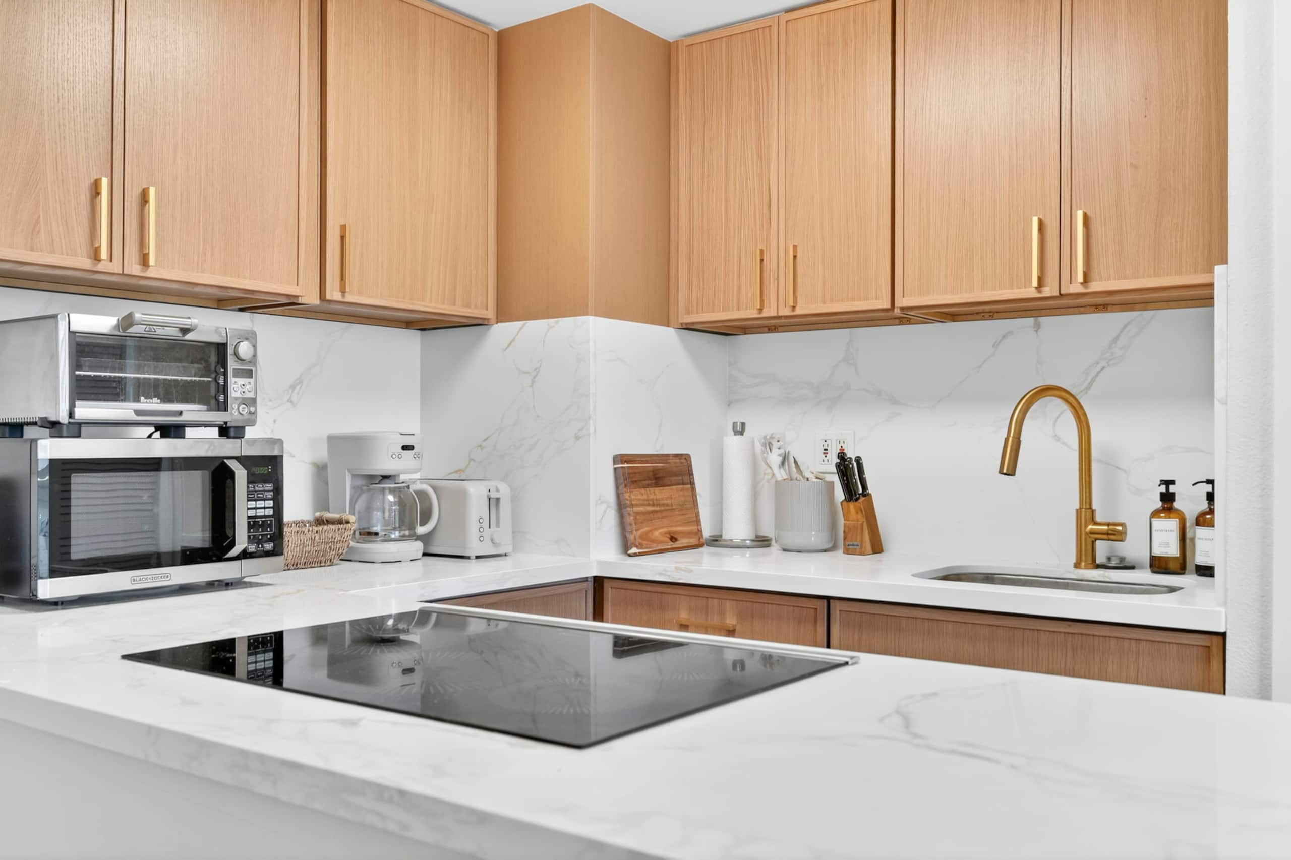 Modern Waikiki 1BR | Fully Renovated - Image 6