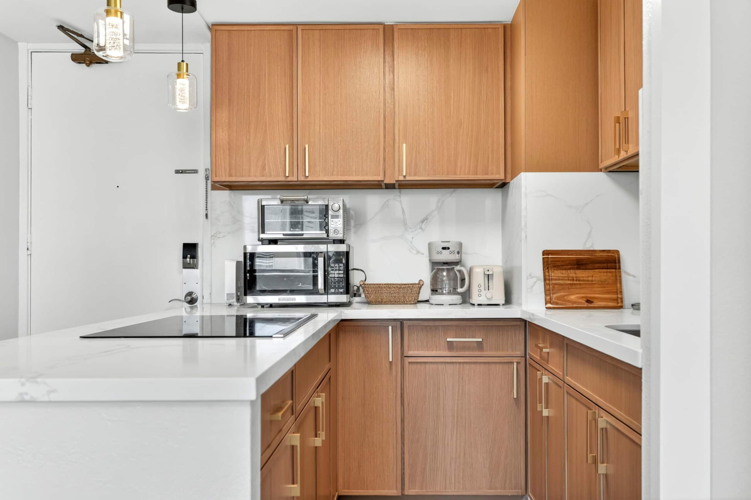 Modern Waikiki 1BR | Fully Renovated - Image 7