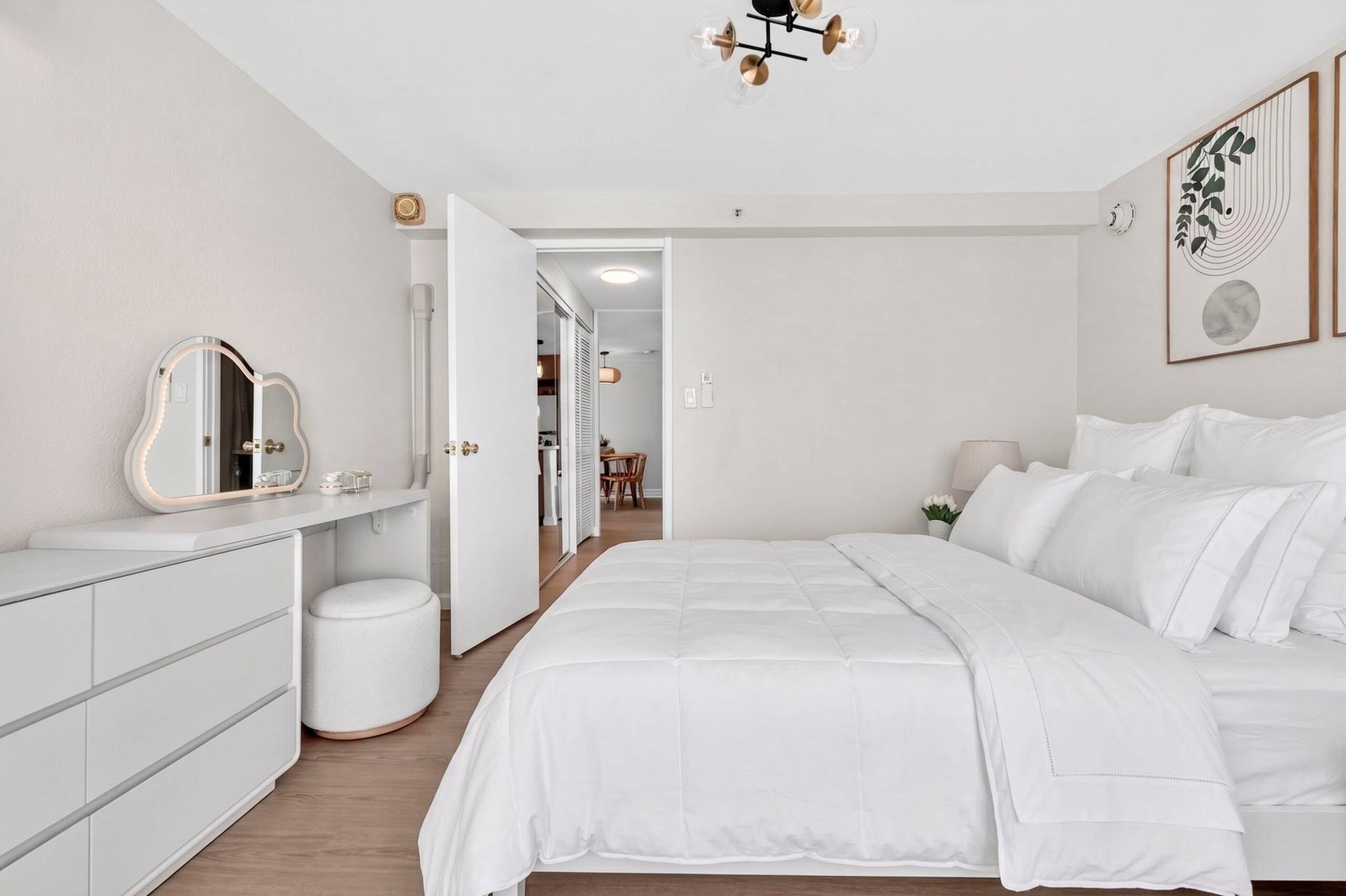 Modern Waikiki 1BR | Fully Renovated - Image 15