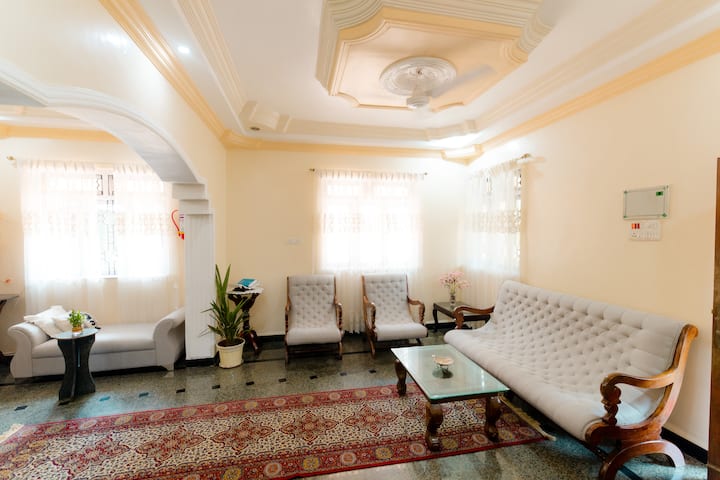 Living room image 2