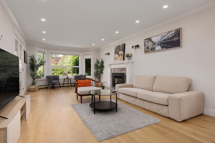 Spacious 6br Home Near Dt & 15 Mins To Yvr - Vancouver