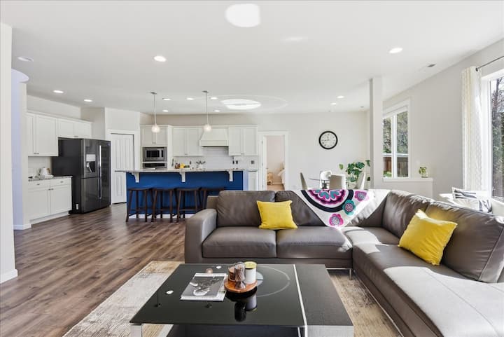 Bright, Spacious And Clean 5br 3.5b Home Sleeps 10 - Kent, WA