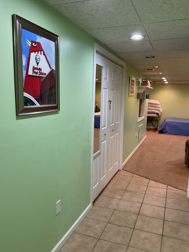 Entrance to living room from bathroom door.