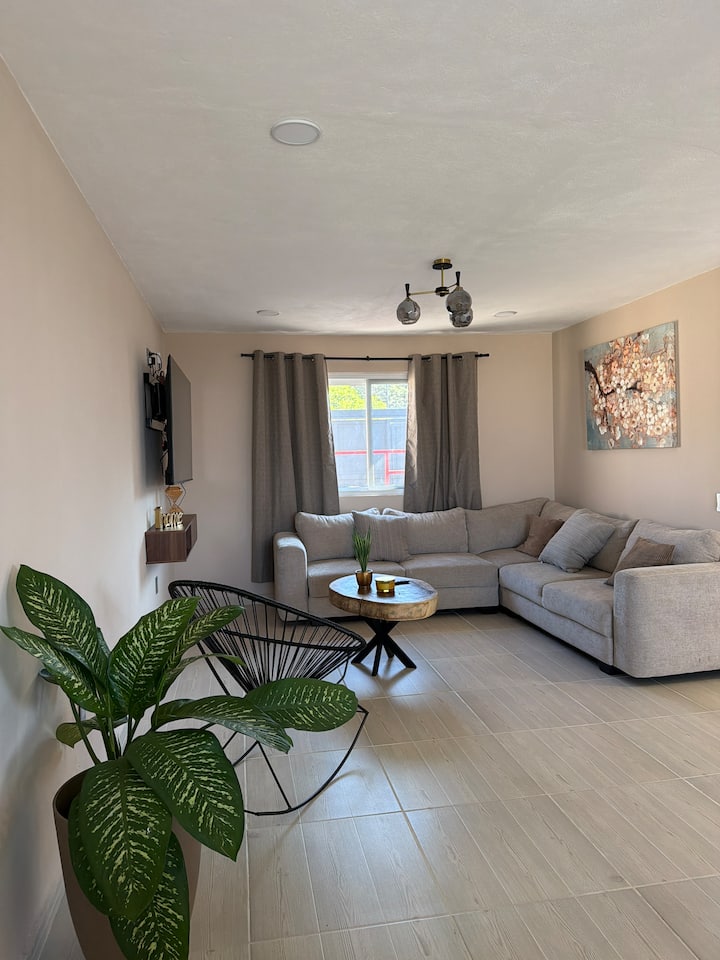 Relájate Y Disfruta De Nuestra Preciosa Casa. - Bernal