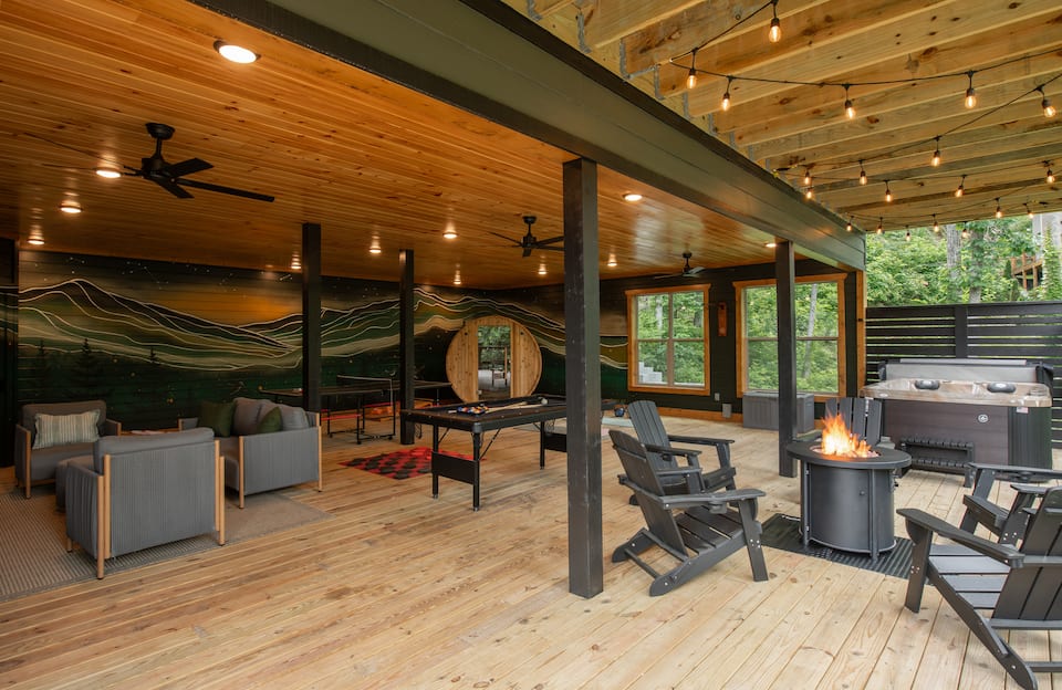 Smoky Hill Retreat, a new cabin in the trees, Sevierville, Tennessee, USA, photo 5 of 10