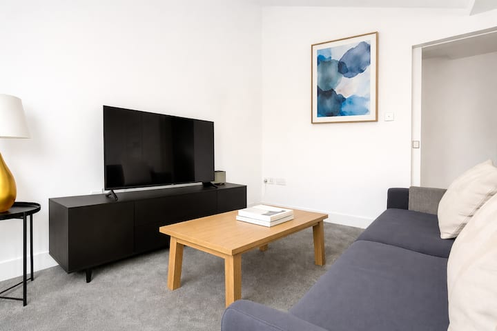 Fabulous 4 Beds by Tottenham Court Road - Flats for Rent in Greater ...