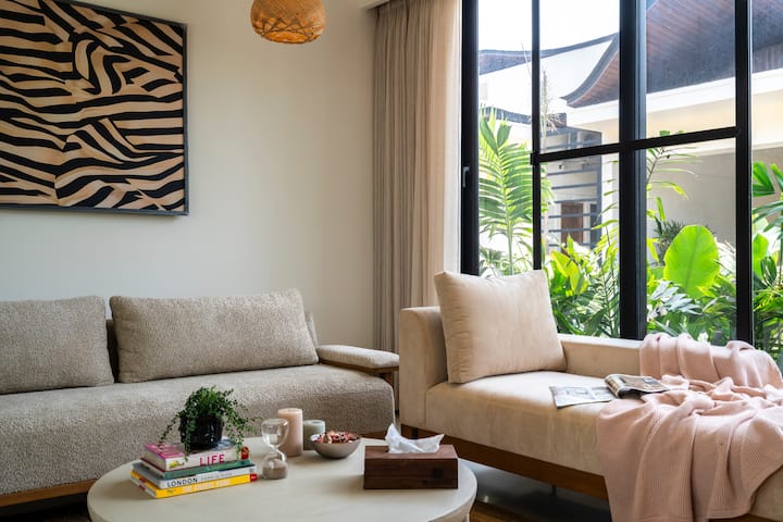 Living room image 4