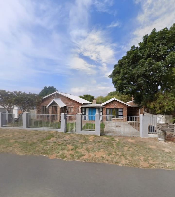 Alheit Guesthouse - Kleinmond