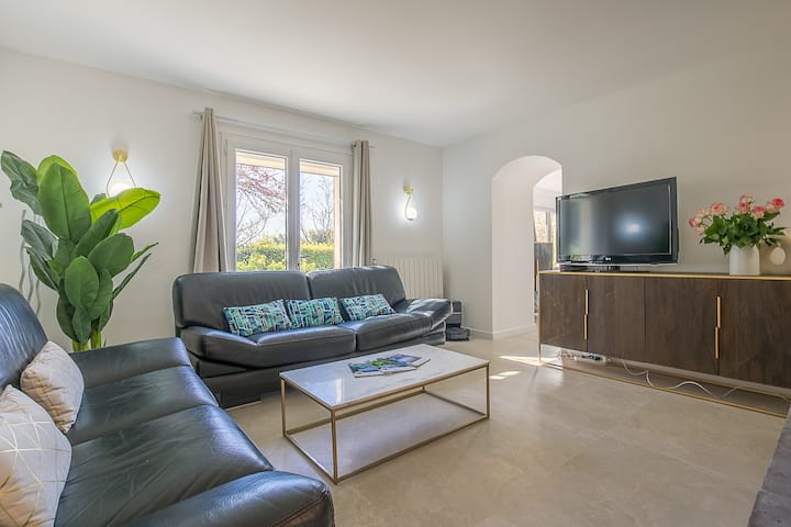 Villa Loucas'hiti - Calme, Grand Jardin Et Piscine - Aubagne