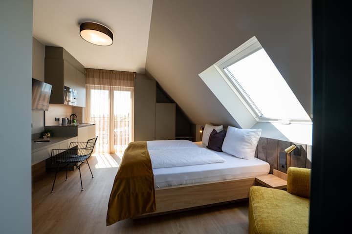 Business Apartment Mit Balkon | Wlan | Küche - Holzgerlingen