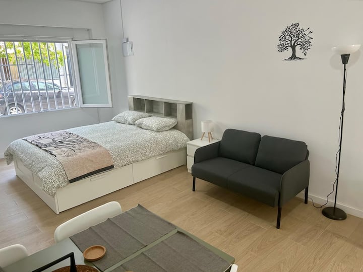 Excelente Casa Renovada Cerca De La Playa - Valencia