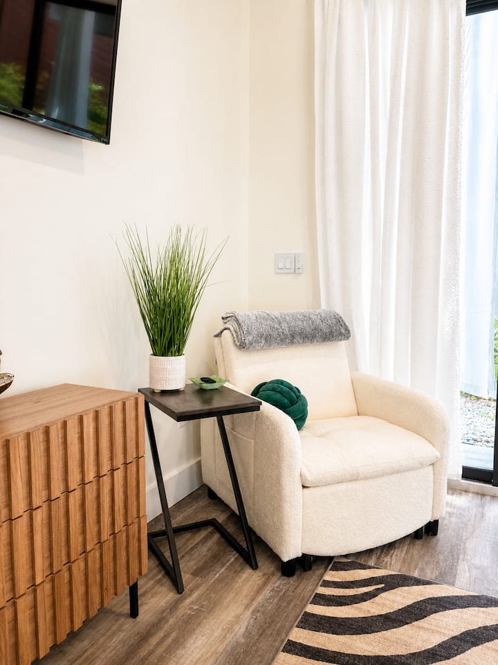 Walk To Midtown | Studio W Parking | W&d | Wifi - Tallahassee, FL