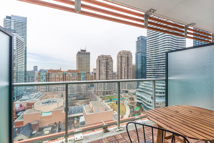 Downtown Toronto Studio W/balcony & Fast Wifi - Toronto