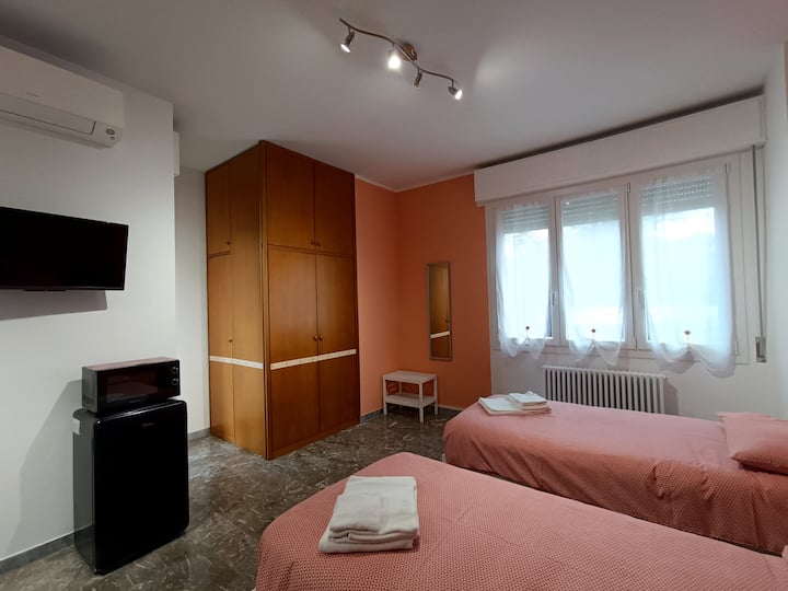 Unangolodibologna2, Vicino Ospedale Villa Laura - Bologna