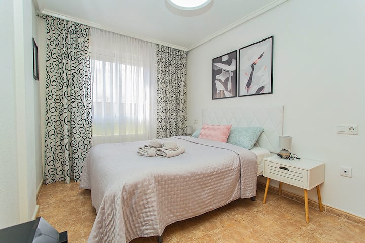 Cozy Apartment - 200m Los Locos Beach, Parking, Ac - Torrevieja
