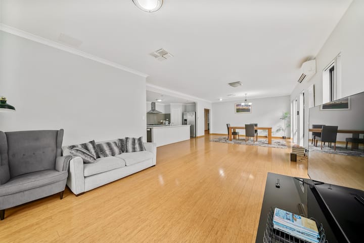 Pet-friendly 5br Stay Cbd/airport /Shops&parking - Perth, Australia