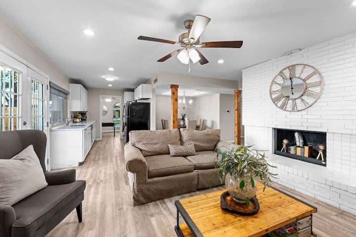 Lovely 4br Home | Spacious Yard | Comfort - The Colony, TX