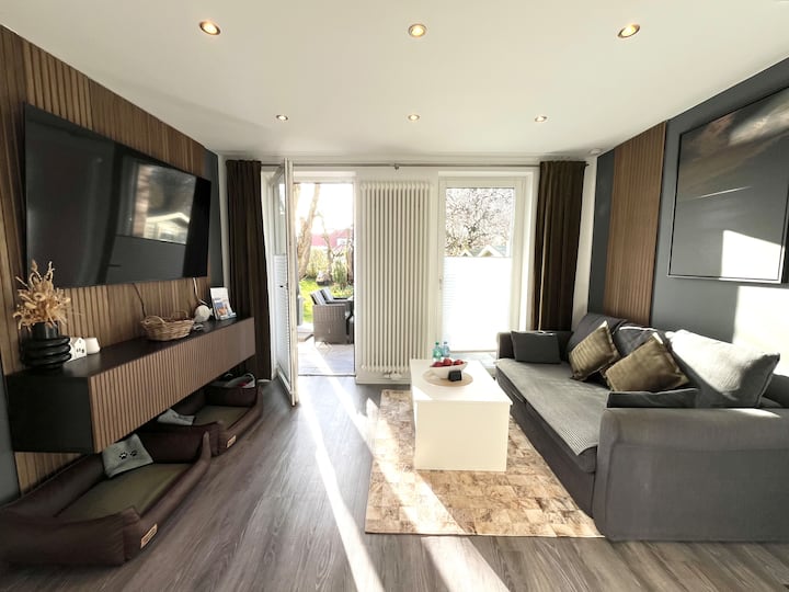 Hafenglück - Moderne Ferienwohnung Direkt Am Hafen - Carolinensiel