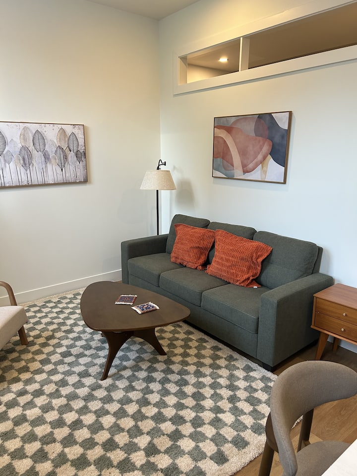 High Ceilings, Lots Of Light, Downtown Location - Halifax