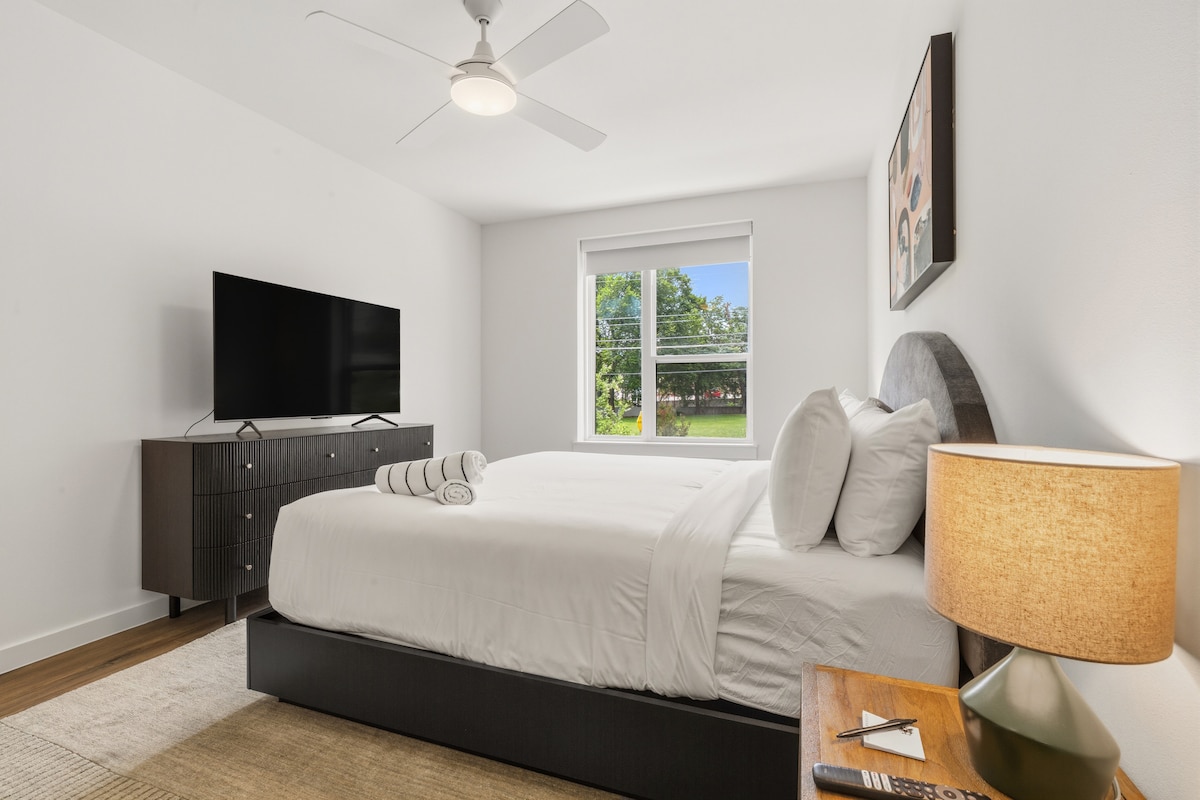 Pool | 2BDR Deluxe Suite w/ Balcony | The Code