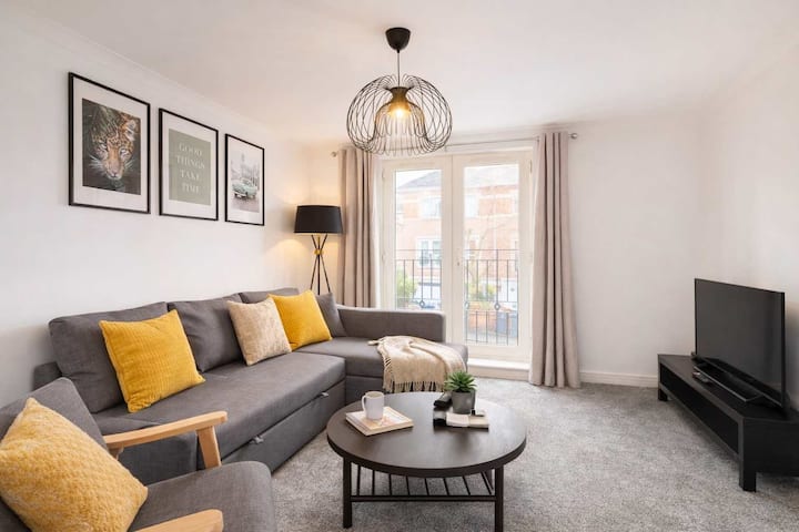 Anchor House | Spacious Group Stay | Free Parking - Birmingham